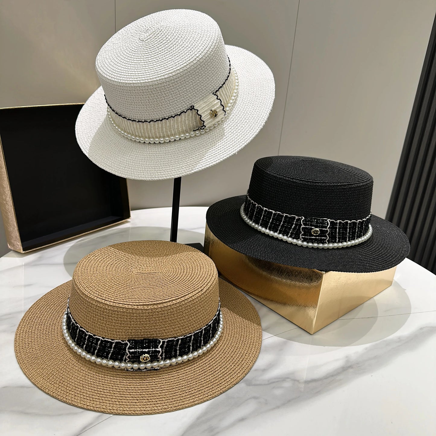 Women's hat female Hepburn style straw hat spring and summer new flat top hat French retro sun hat net red same style straw hat