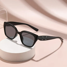 Load image into Gallery viewer, Sunglasses For Women With High-end Face, Small Anti-uv Large Frame Retro Cat Eye Glasses 2025 New Sunglasses 9673