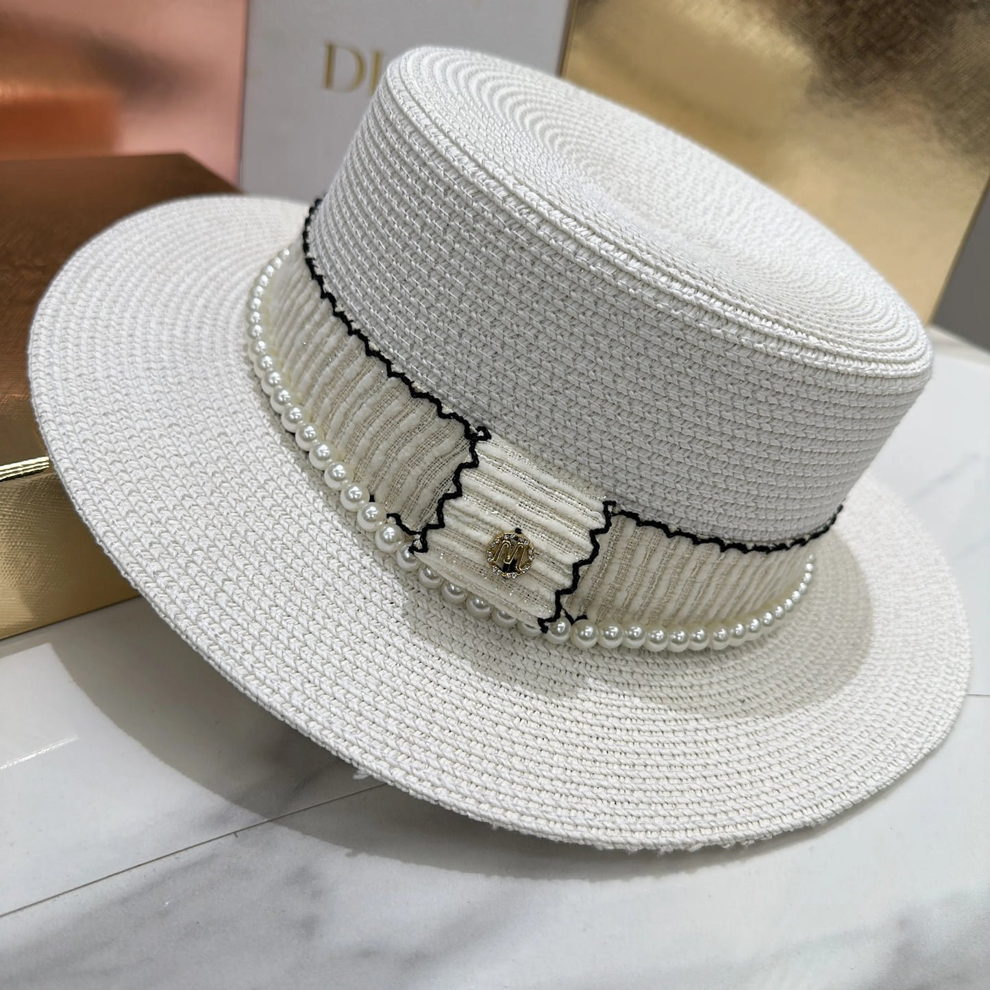 Women's hat female Hepburn style straw hat spring and summer new flat top hat French retro sun hat net red same style straw hat