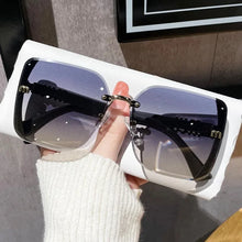 Load image into Gallery viewer, Fashion Oversized Square Sunglasses Women 2025 Luxury Brand Sun Glasses Vintage Sun Glasses Female Shades Outdoor Eyeglasses
