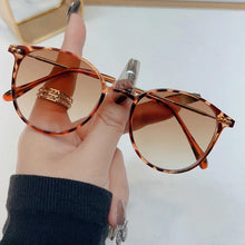 Load image into Gallery viewer, Women Trendy Shade Sunglasses Outdoor Driving Eye Protection Goggles Unisex UV Protection Eyeglasses Óculos De Sol for Female