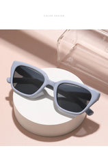 Load image into Gallery viewer, Sunglasses For Women With High-end Face, Small Anti-uv Large Frame Retro Cat Eye Glasses 2025 New Sunglasses 9673
