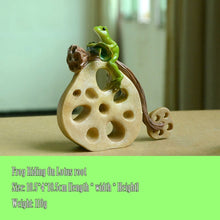 Load image into Gallery viewer, Creative Cute Resin Rural Frog Statue Outdoor Frogs Sculpture For Home Desk Garden Store Decorative Decor Ornament Dropshipping