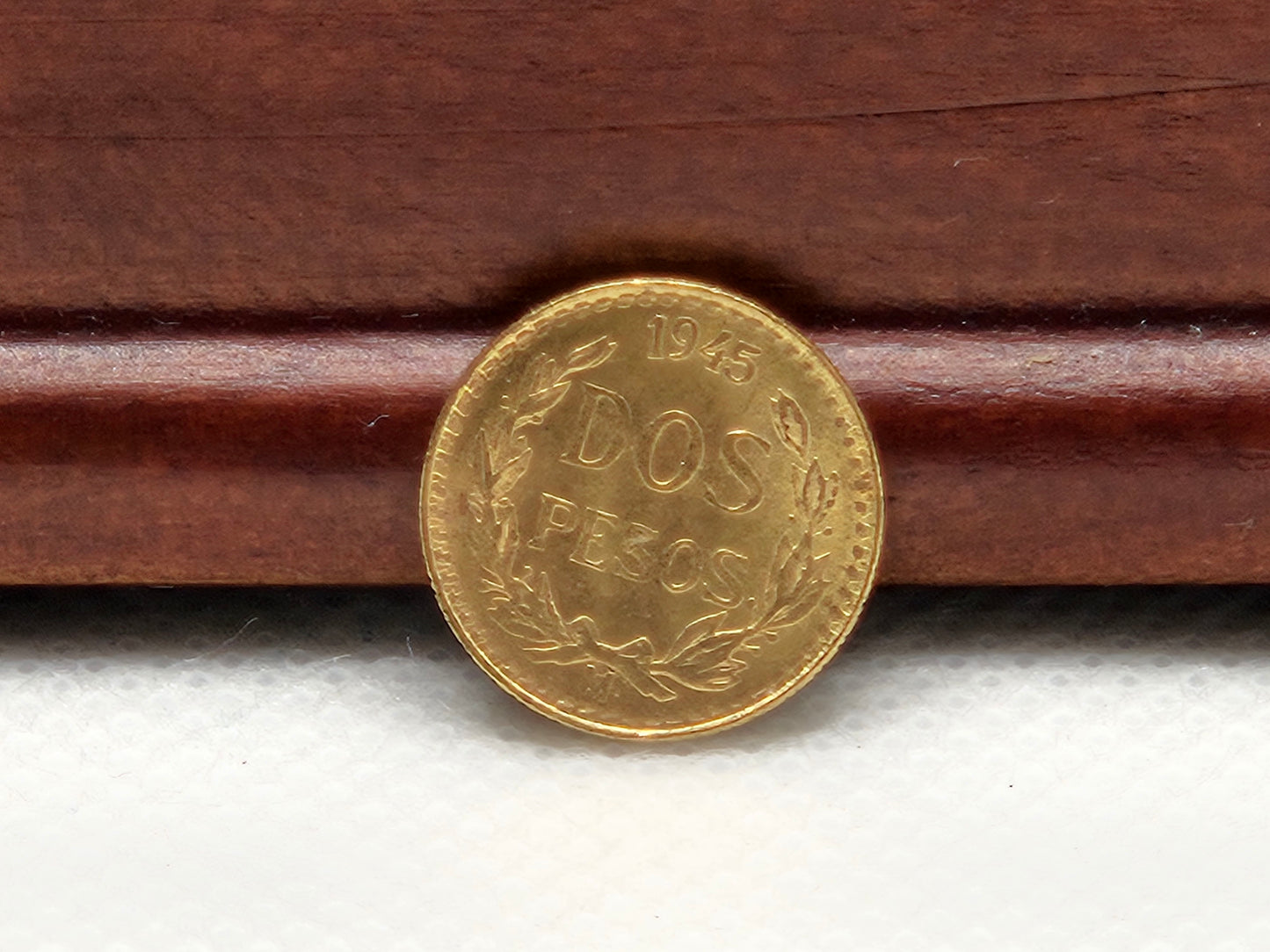 1945 Mexico Dos Pesos BU/UNC Gold Coin Estados Unidos Mexicanos