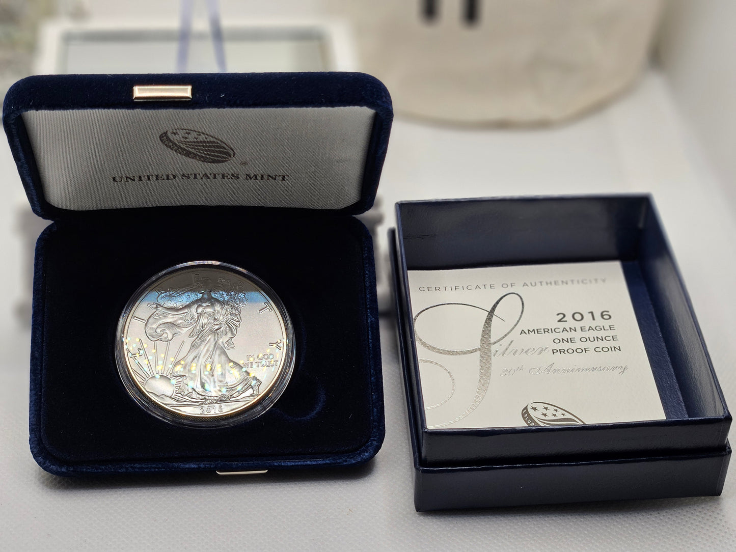 2016 1oz Silver American Eagle Brilliant Uncirculated in Collector Felt Case