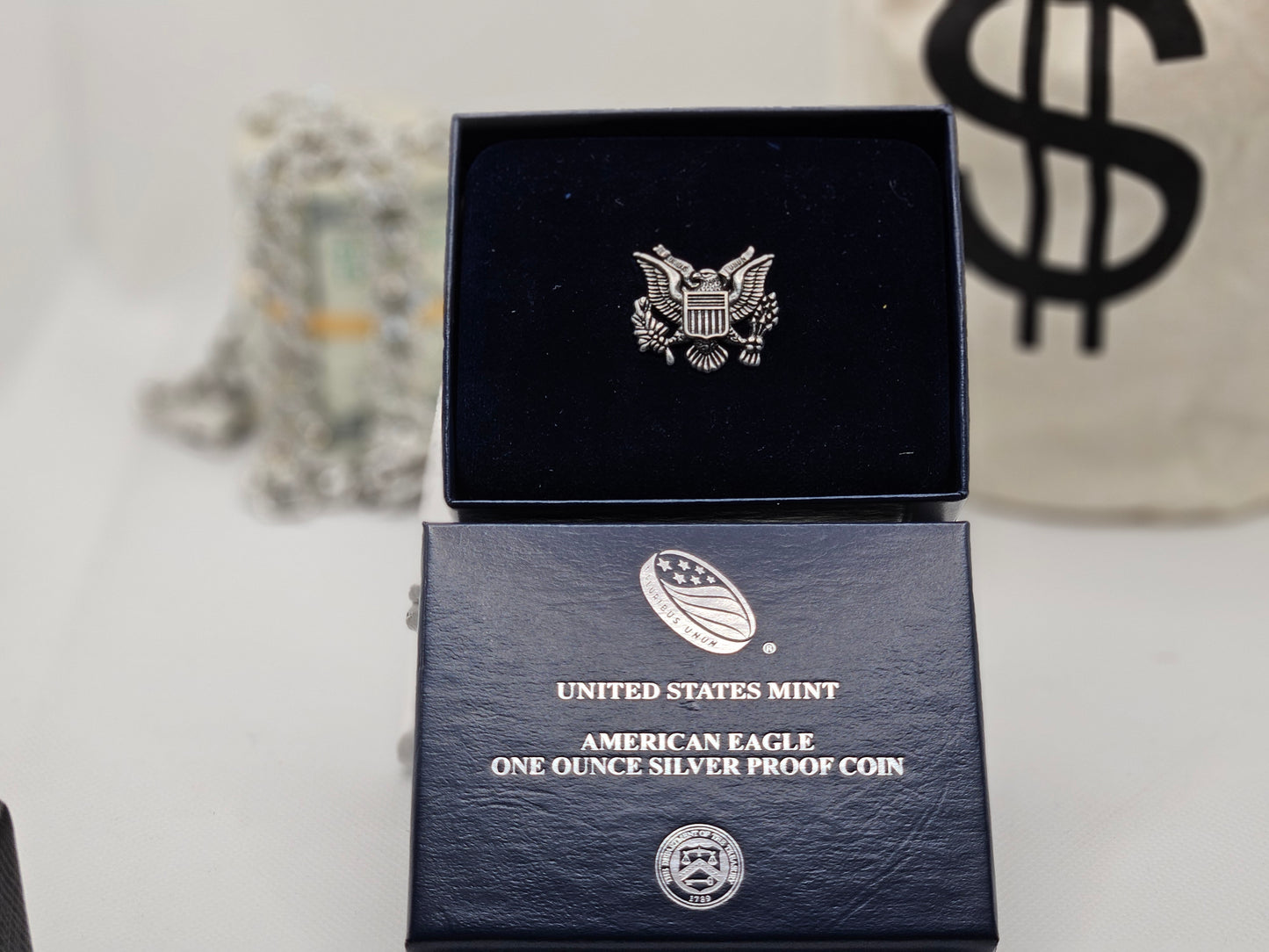 2016 1oz Silver American Eagle Brilliant Uncirculated in Collector Felt Case