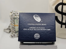Load image into Gallery viewer, 2016 1oz Silver American Eagle Brilliant Uncirculated in Collector Felt Case
