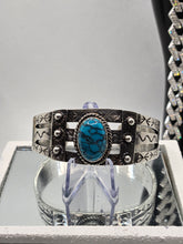 Load image into Gallery viewer, Southwestern Navajo Turquoise Stone Vintage Sterling Silver Open Cuff Bracelet
