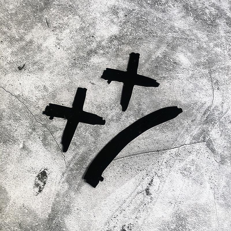 1pc Devil Smiling Face Car Sticker Personality Modified Body Windshield Motorcycle Decoration Scratches Blocking Reflective Warning Stickers