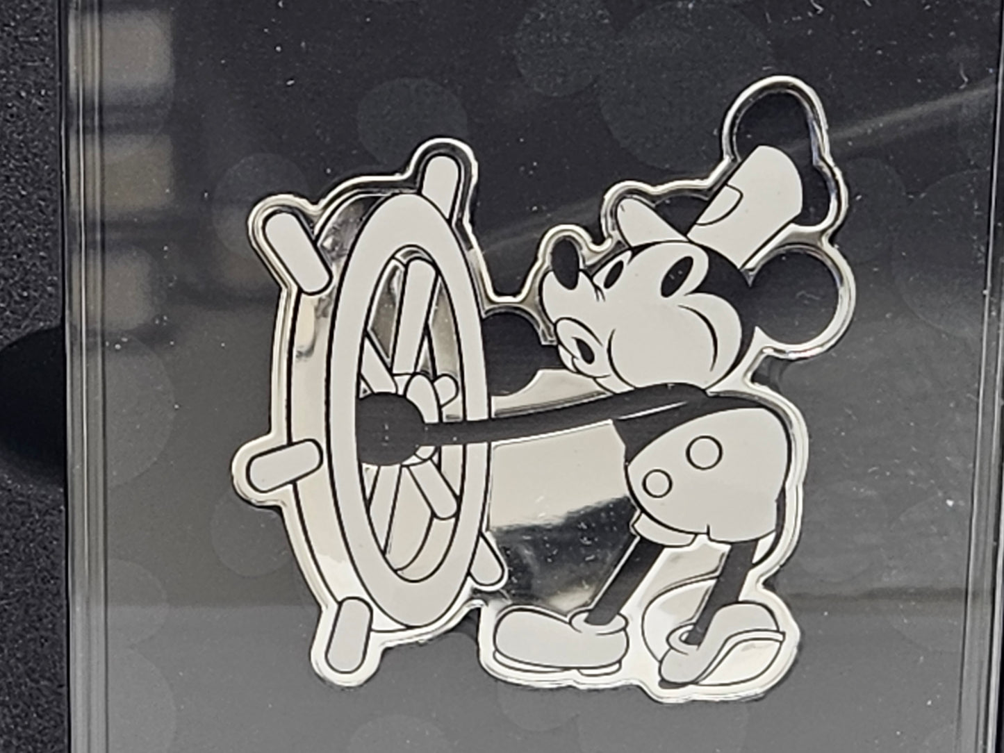 1oz Silver .999 Fine Silver Colored Mikey Mouse Silver in Collectors Case .999 Steamboat Mikey Mouse
