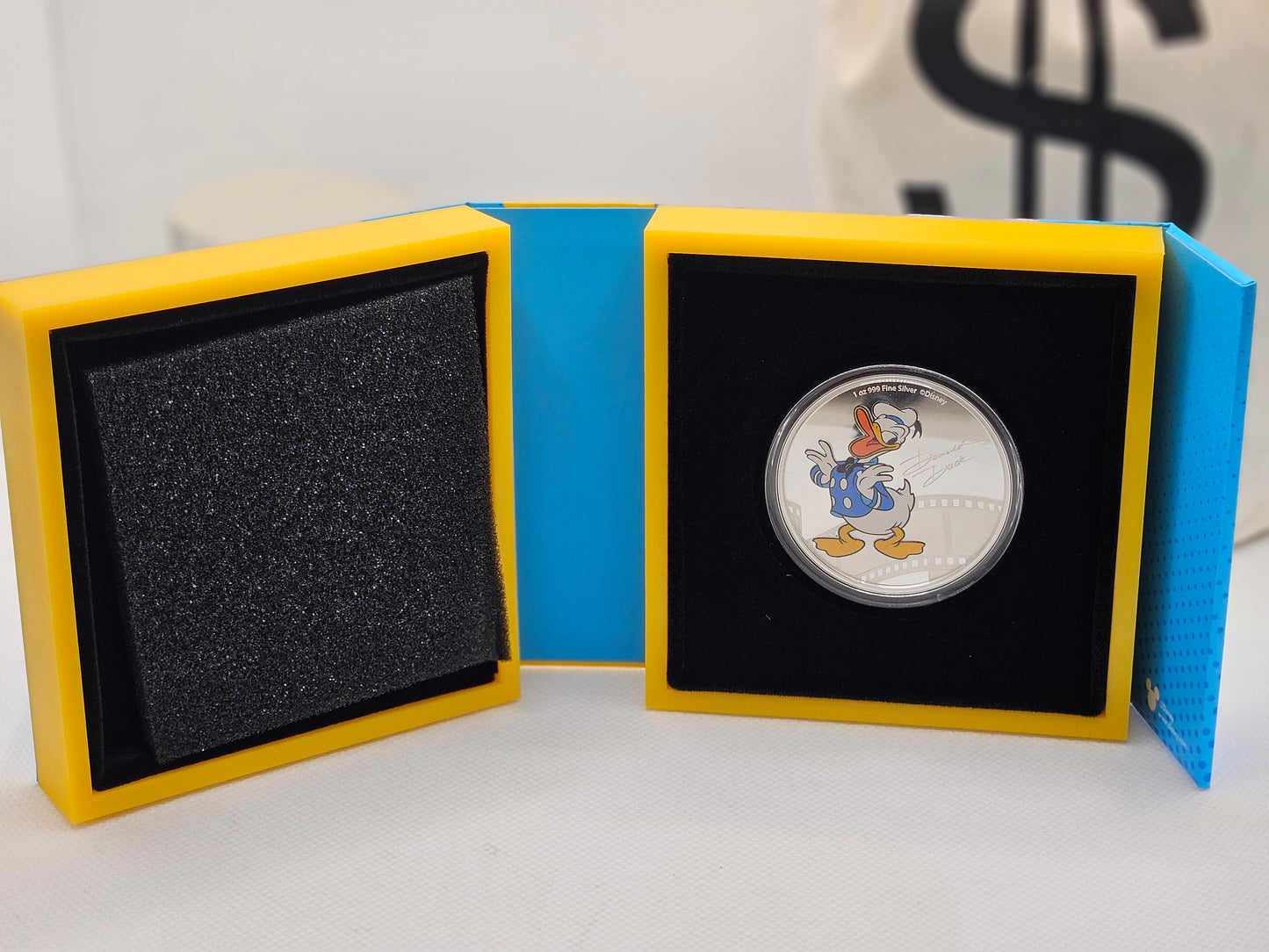 1oz Silver .999 Fine Silver Colored Donald Duck Silver in Collectors Box .999 Silver