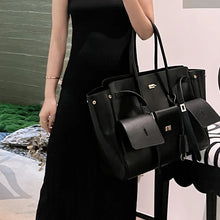 Load image into Gallery viewer, Luxury Genuine Leather Tote Bags for Women Large Capacity Travel Shoulder Bag Designer Handbags Ladies Shopping Purse

