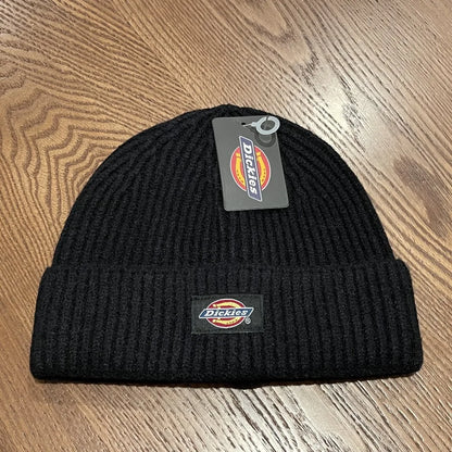 D Men's and Women's Warm Knitted Hats are Essential Warm Hats for Spring and Winter Seasons