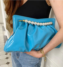 Load image into Gallery viewer, Fashion Folds women Clutches Pearl chain design Lady Handbag Python Banquet Envelope Evening Bag Ladies Clutch Purses bolsas

