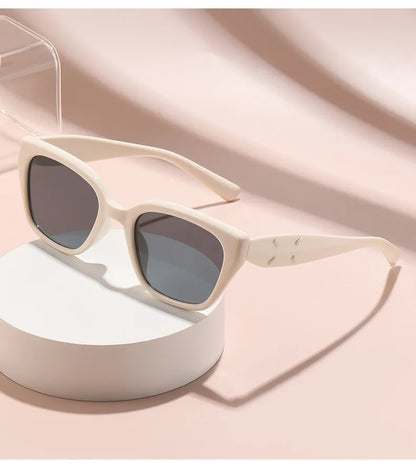 Sunglasses For Women With High-end Face, Small Anti-uv Large Frame Retro Cat Eye Glasses 2025 New Sunglasses 9673