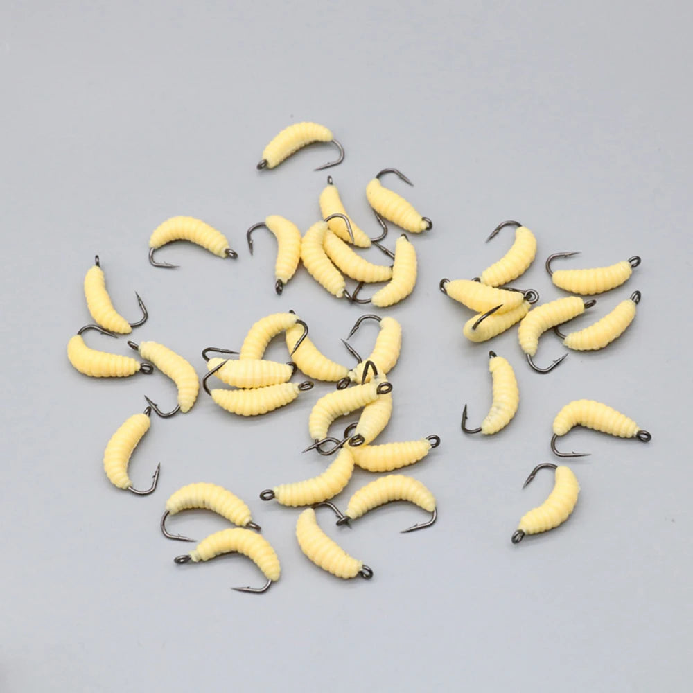 30PCS Artificial Breadworms Fishing Bait with Hooks Realistic Fake Hooked Worm Bait High Elasticity Rubber Fishing Bait