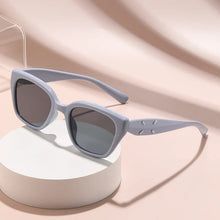 Load image into Gallery viewer, Sunglasses For Women With High-end Face, Small Anti-uv Large Frame Retro Cat Eye Glasses 2025 New Sunglasses 9673
