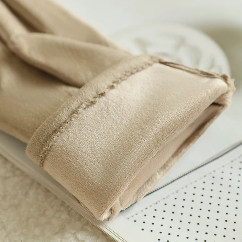 1 Pair of Gloves for Women in Winter Fleece-Lined to Heattech and Touch Screen Pu Elegant and Exquisite Cycling and Driving Gloves