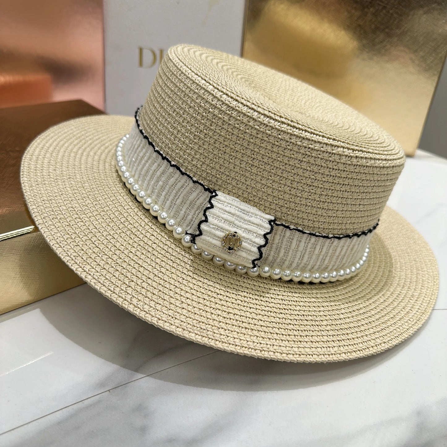 Women's hat female Hepburn style straw hat spring and summer new flat top hat French retro sun hat net red same style straw hat
