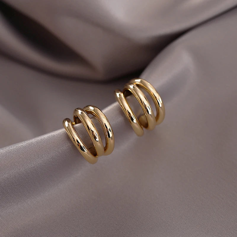 2025 New European and American Simple Metal Arc Earrings Are Small Accessories For Woman‘s Korean Fashion Jewelry Girls Students
