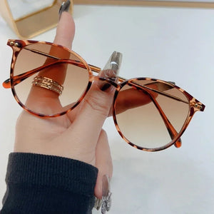 Women Trendy Shade Sunglasses Outdoor Driving Eye Protection Goggles Unisex UV Protection Eyeglasses Óculos De Sol for Female