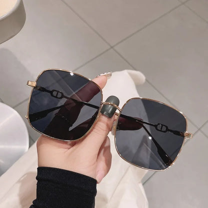 Sunglasses for Women Fashion Square Frame Beach Gradient Sunglass Fashion Eyewear UV400 Eyeglasses