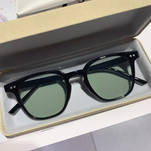 Load image into Gallery viewer, New Vintage Square Sunglasses Women Men Luxury Brand Small Round Sun Glasses Female Small Eyewear Oculos De Sol for Male Female

