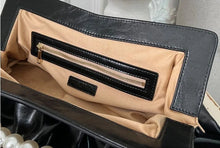 Load image into Gallery viewer, Fashion Folds women Clutches Pearl chain design Lady Handbag Python Banquet Envelope Evening Bag Ladies Clutch Purses bolsas
