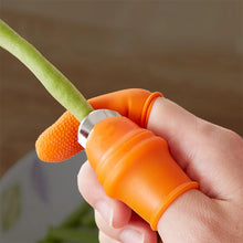 Load image into Gallery viewer, Thumb Cutter Gardening Tools Pruning Shears Garden Picking Plant Vegetables Separator Finger Tool Multifunction Kitchen Cutter
