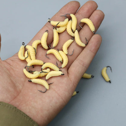 30PCS Artificial Breadworms Fishing Bait with Hooks Realistic Fake Hooked Worm Bait High Elasticity Rubber Fishing Bait