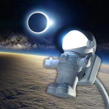 Load image into Gallery viewer, Desk Lamps Lights Litwod New Fashion Novelty Romantic Baby Led Bulbs Usb Port Dc Resin Knob Switch Wedge Night Plug Astronauts
