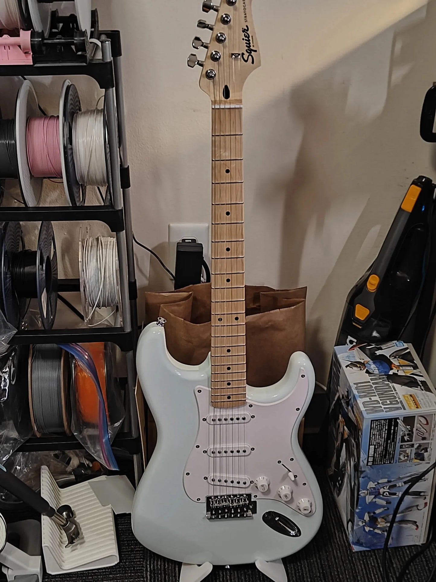 1 Piece Guitar Stand, Musical Instrument Protection, Convenient Storage, Suitable for All Types of Guitar