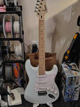 Load image into Gallery viewer, 1 Piece Guitar Stand, Musical Instrument Protection, Convenient Storage, Suitable for All Types of Guitar
