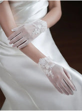 Load image into Gallery viewer, Wedding Bridal White Gloves Handmade Soft Tulle Lace Appliqued Short Brides Gloves Women Pageant Prom Perform Handschuh
