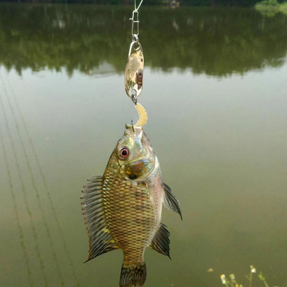 30PCS Artificial Breadworms Fishing Bait with Hooks Realistic Fake Hooked Worm Bait High Elasticity Rubber Fishing Bait