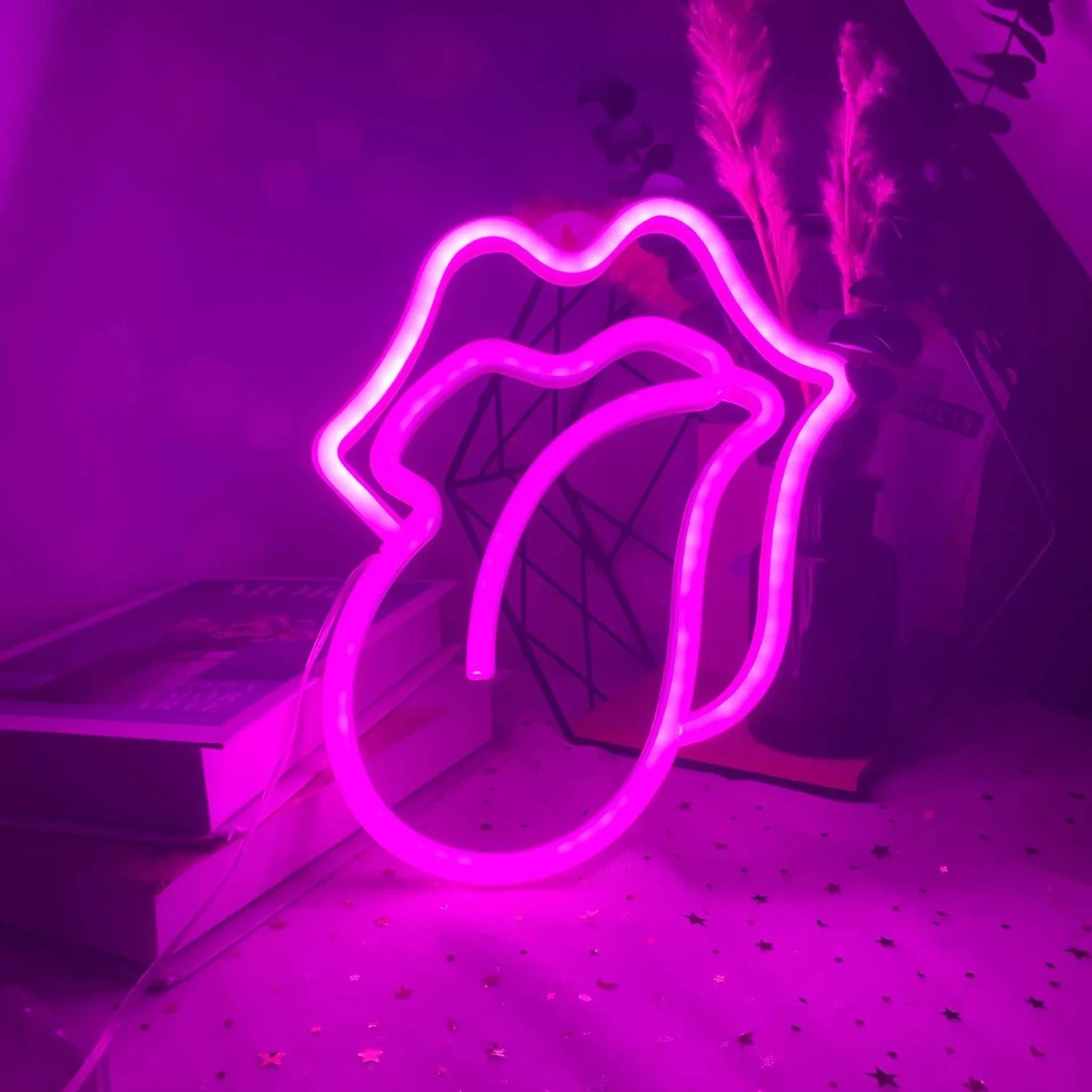 New Stunning Exquisite and Sexy Angel Wings Lip Sign Lamp - Perfect Gift for Parties - Ideal for Decorating Tables, Rooms, Shops