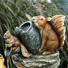 Load image into Gallery viewer, Garden Squirrel Figurine, Garden Decor for Outside Statues, Squirrel Figurine Decor for Patio Lawn Yard Porch Pond Deck Garden
