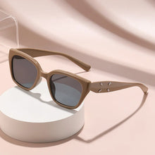 Load image into Gallery viewer, Sunglasses For Women With High-end Face, Small Anti-uv Large Frame Retro Cat Eye Glasses 2025 New Sunglasses 9673
