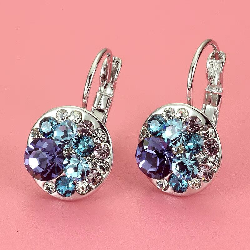1 Pair of Exquisite Vintage-Inspired Drop Earrings for Women, Elegant Accessories