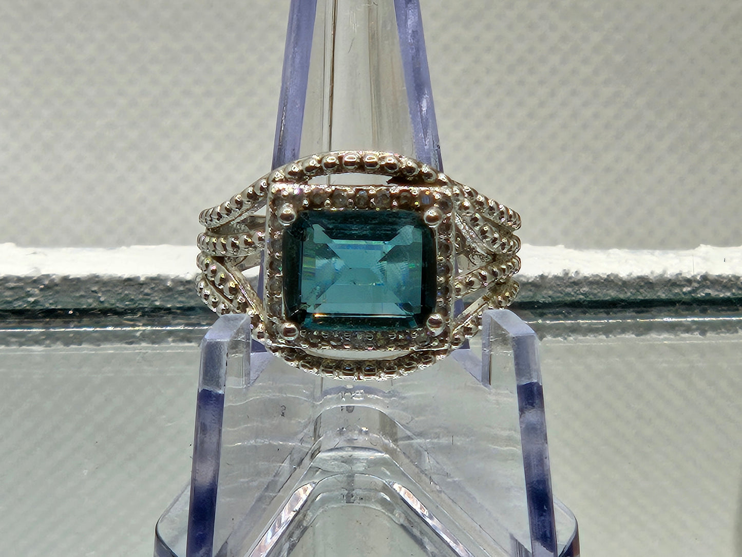 Vintage Jewelry 925 Sterling Silver Ring with Blue Center Stone