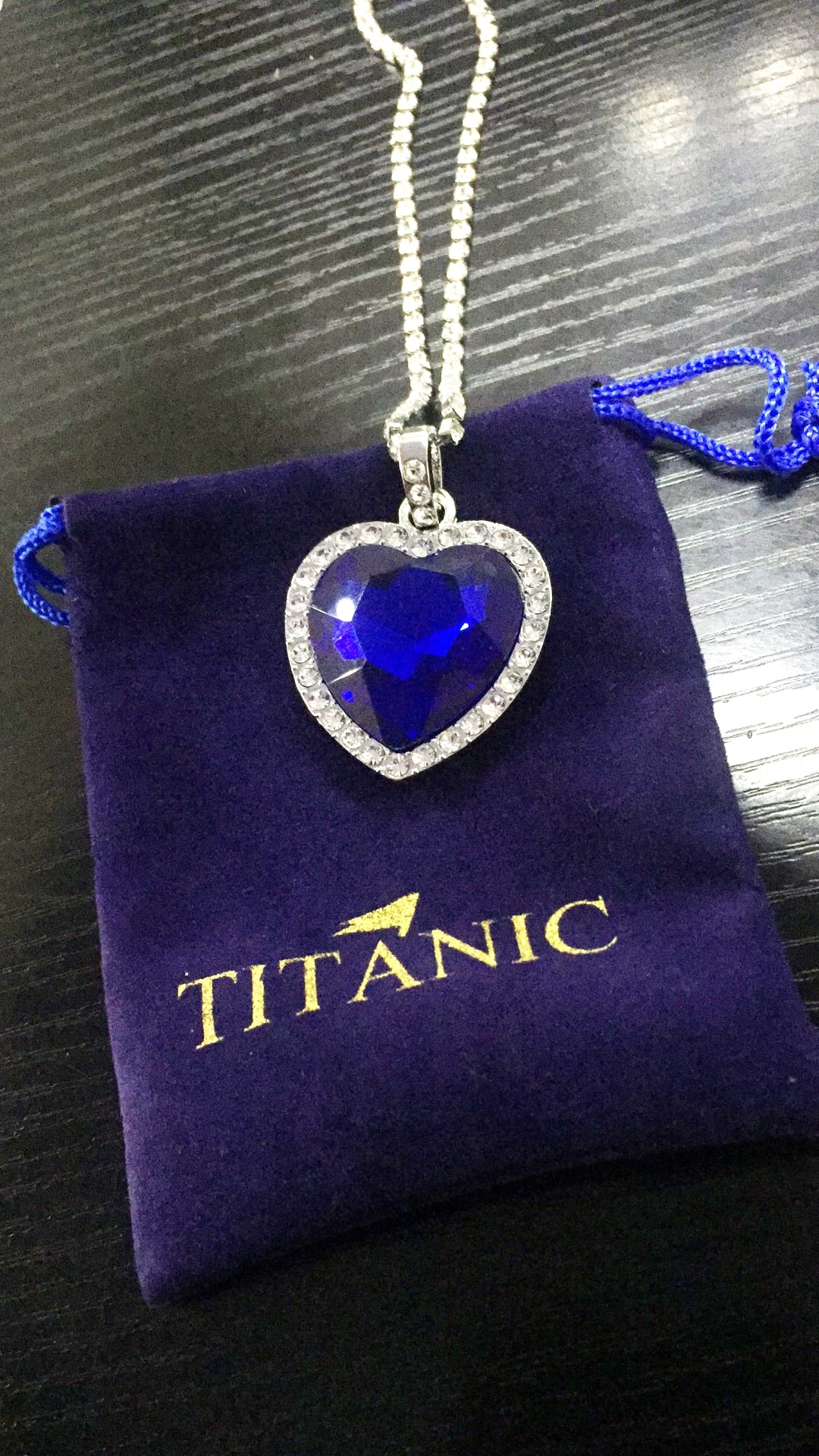 Titanic Heart of the Ocean Necklace Blue Heart Love Forever Pendant Necklace for Women Velvet Box Jewelry Gifts Movie Memorabilia