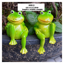 Load image into Gallery viewer, 2pcs/Set Cute Resin Sitting Frogs Statue Outdoor Garden Store Decorative Frog Sculpture For Home Desk Garden Decor Ornament
