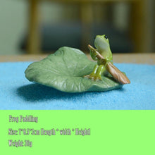 Load image into Gallery viewer, Creative Cute Resin Rural Frog Statue Outdoor Frogs Sculpture For Home Desk Garden Store Decorative Decor Ornament Dropshipping
