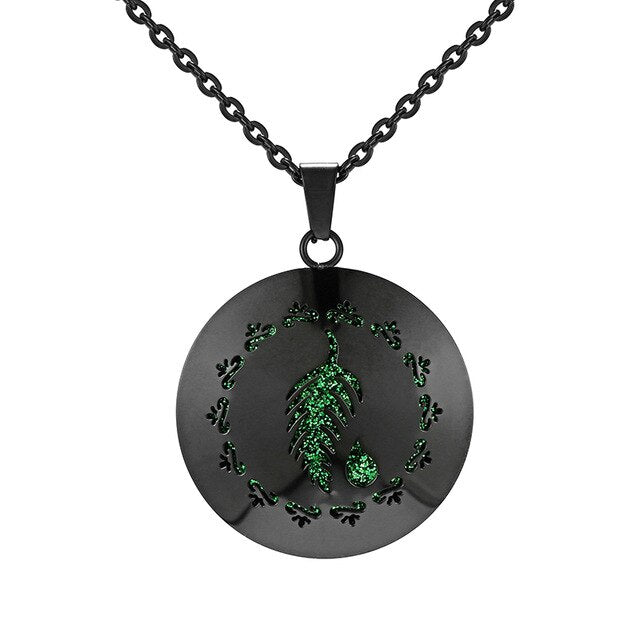 Womens Aromatherapy Diffuser Locket Perfume Essential Oil Necklace Stainless Steel Locket with Felt Pads For Woman