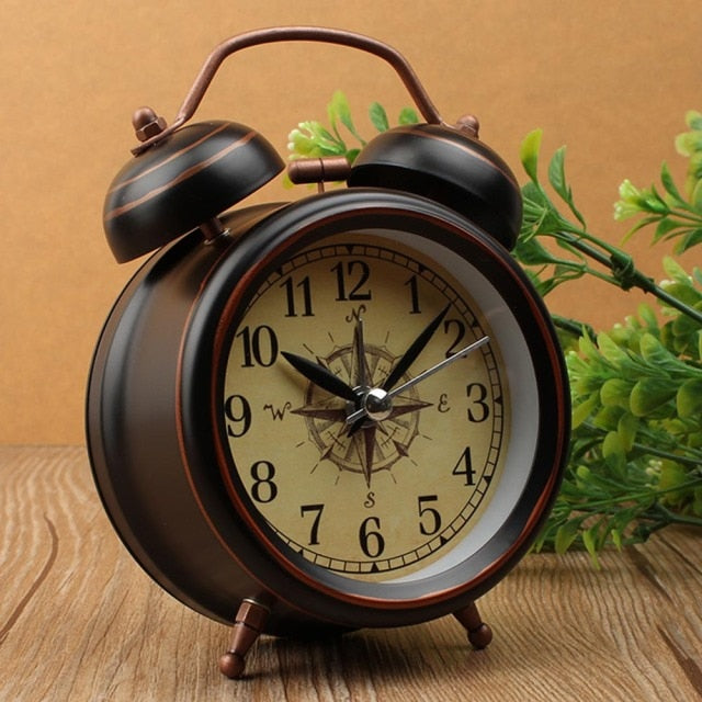 Vintage Night Light Alarm Clock European Retro Metal Alarm Clock Bedside Mute Needle Table Clock Gets bed Ringing Bell